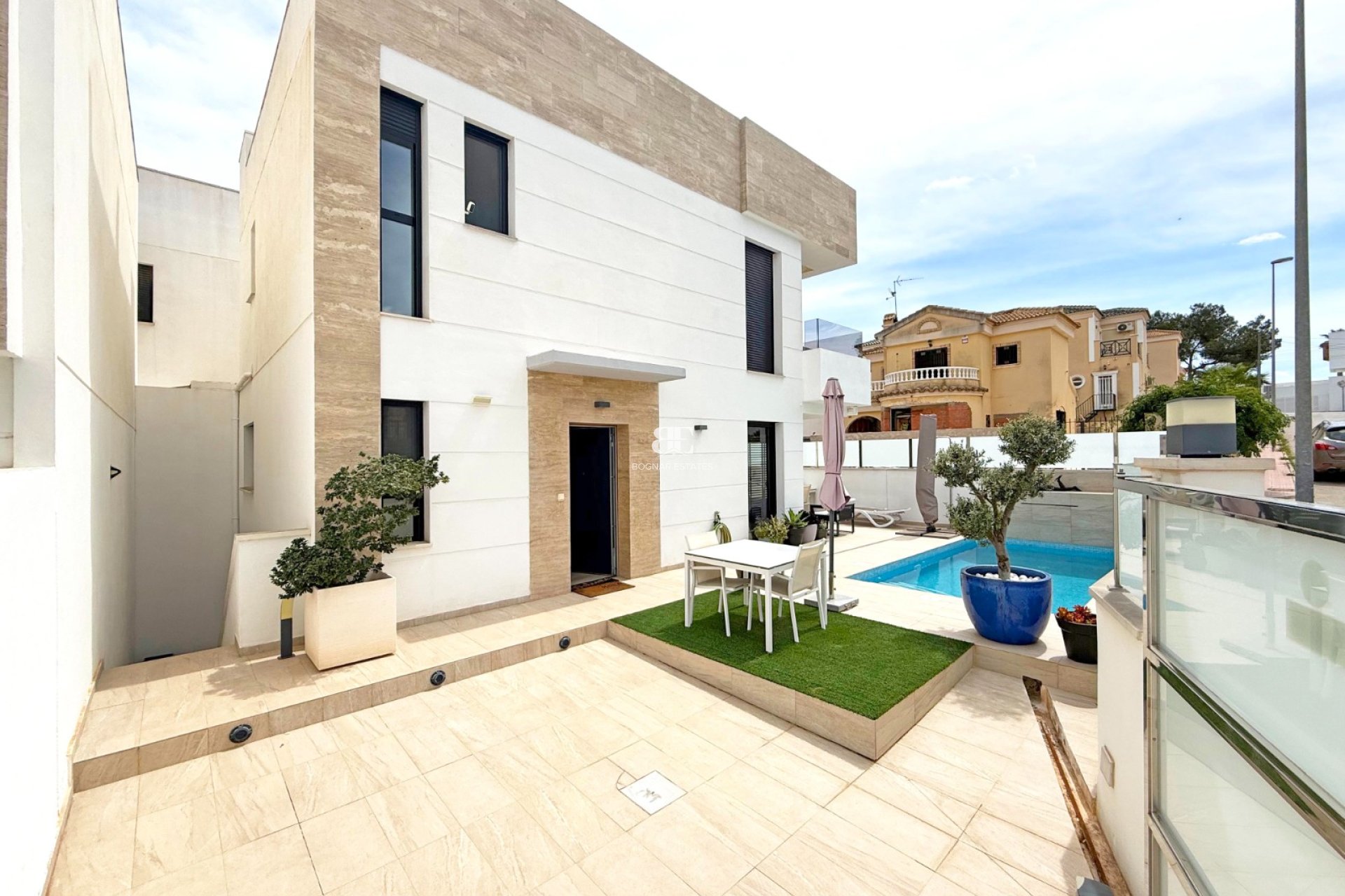 Herverkoop - Villa -
Orihuela Costa - Villamartín