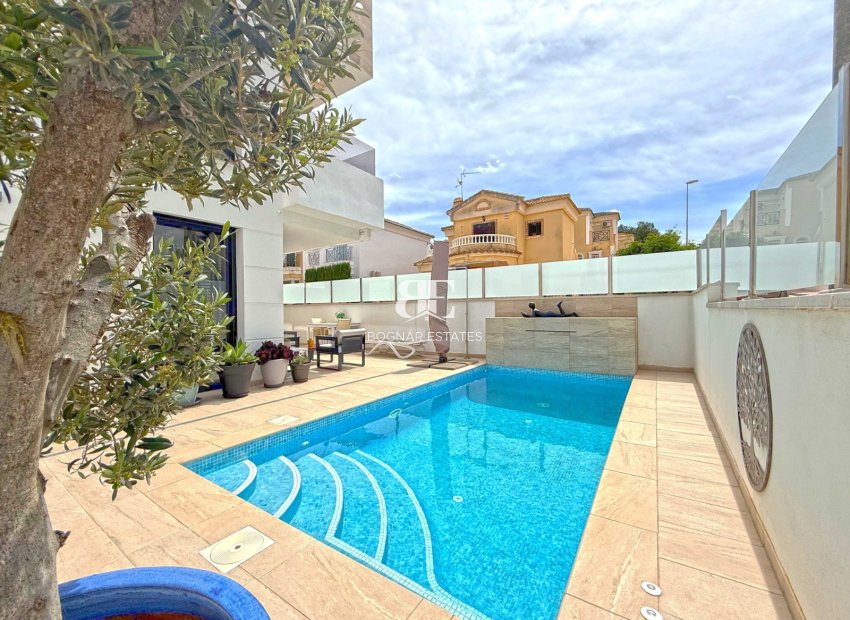 Herverkoop - Villa -
Orihuela Costa - Villamartín