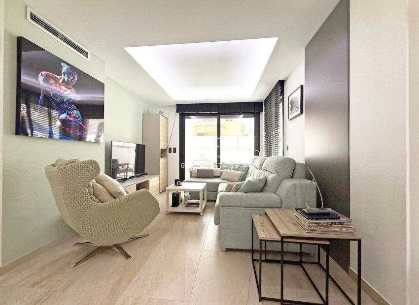 Herverkoop - Villa -
Orihuela Costa - Villamartín