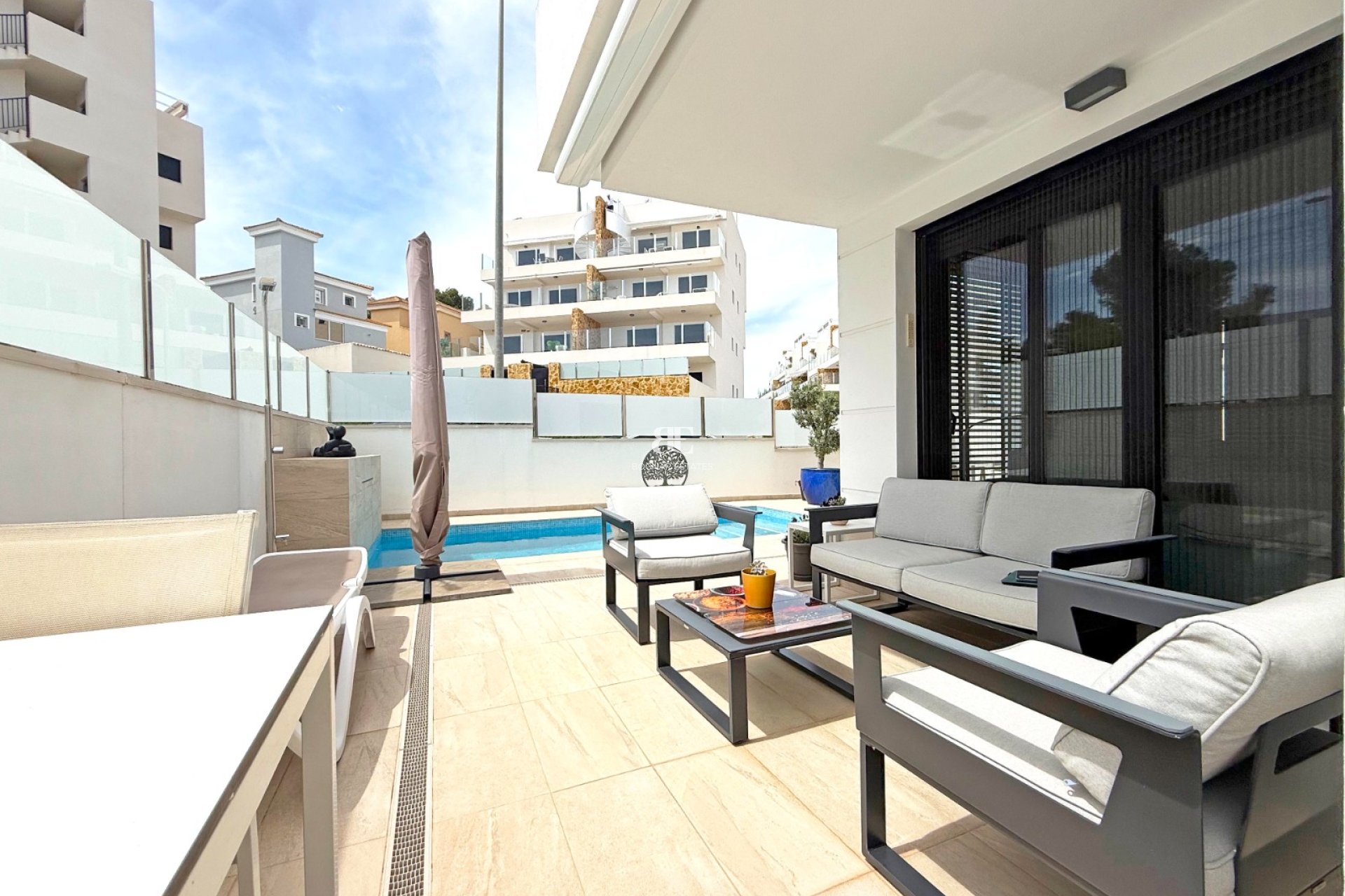 Herverkoop - Villa -
Orihuela Costa - Villamartín