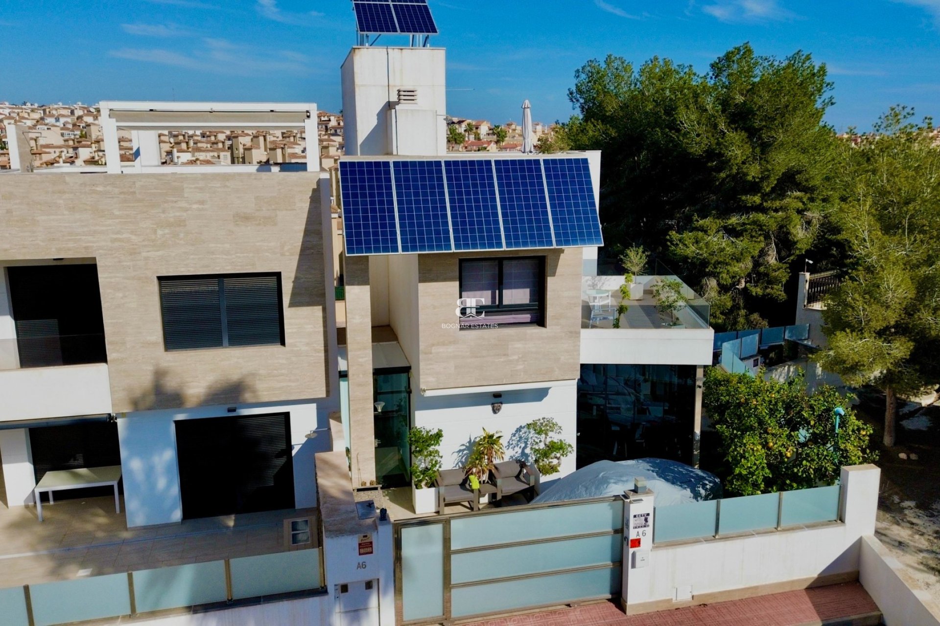 Herverkoop - Villa -
Orihuela Costa - Villamartín