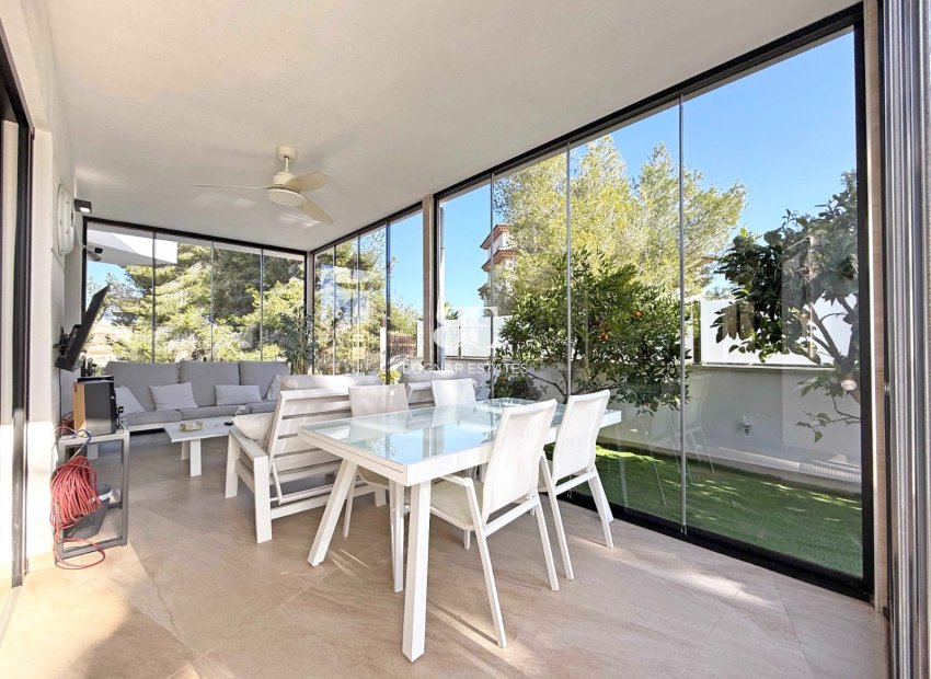 Herverkoop - Villa -
Orihuela Costa - Villamartín