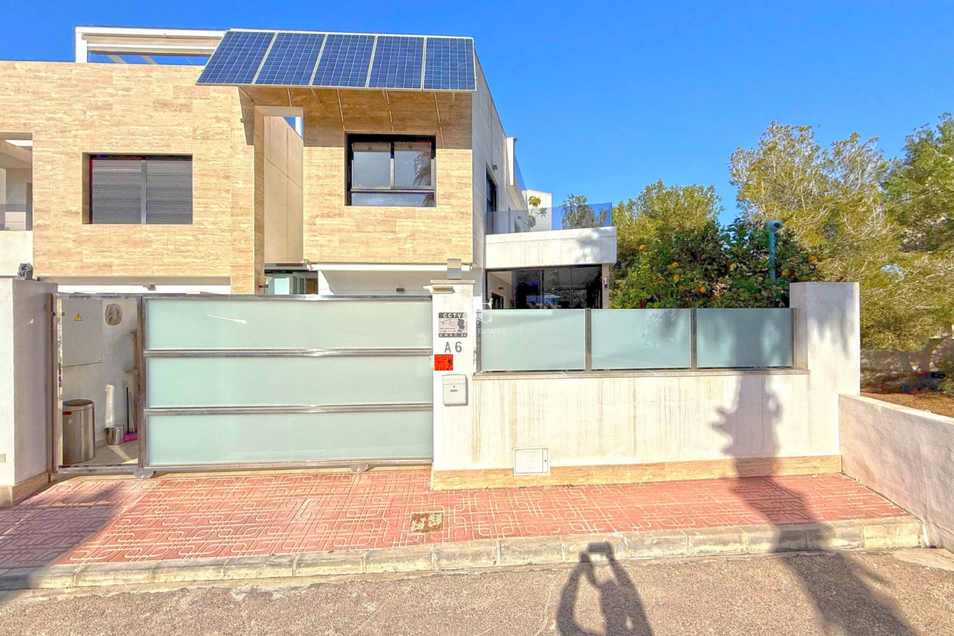 Herverkoop - Villa -
Orihuela Costa - Villamartín