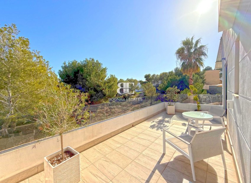 Herverkoop - Villa -
Orihuela Costa - Villamartín