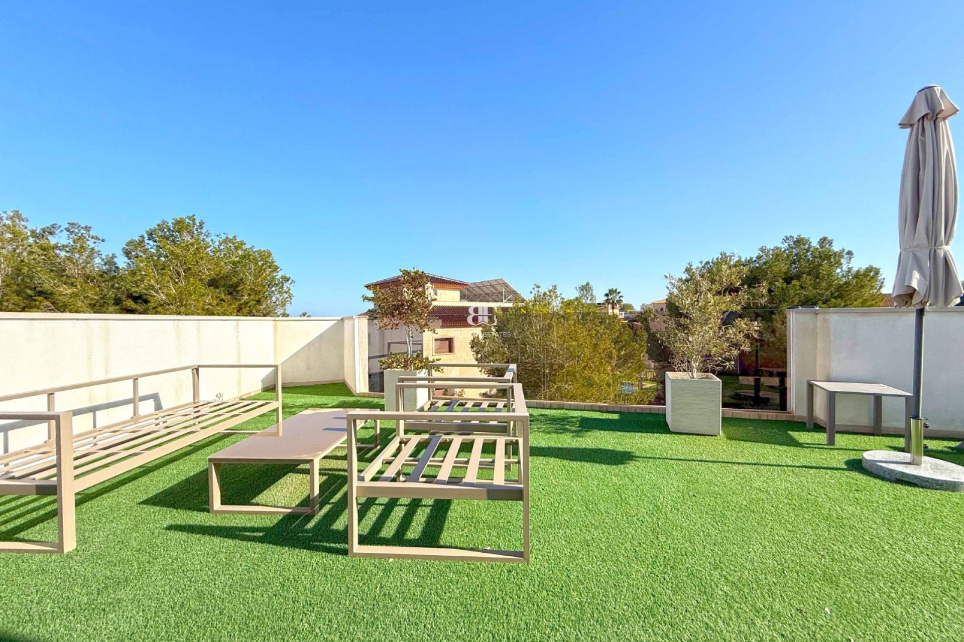Herverkoop - Villa -
Orihuela Costa - Villamartín