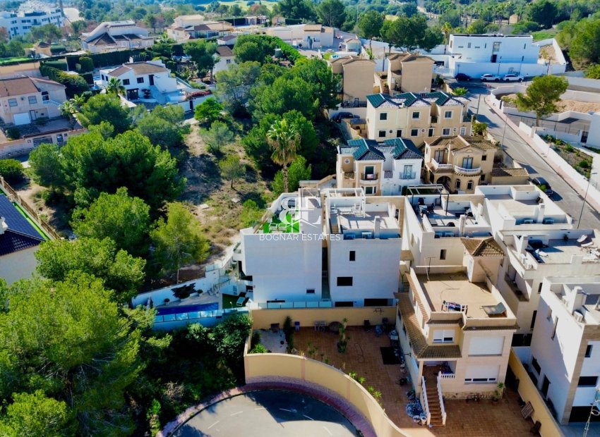 Herverkoop - Villa -
Orihuela Costa - Villamartín