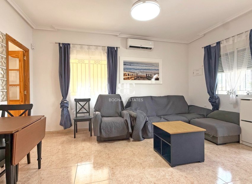 Herverkoop - Villa -
Orihuela Costa - Villamartín
