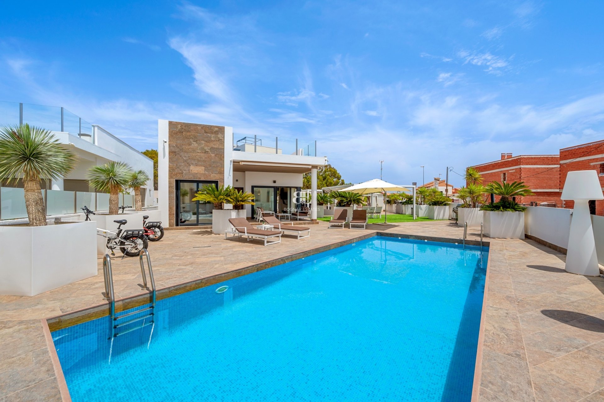 Herverkoop - Villa -
Orihuela Costa - Villamartín