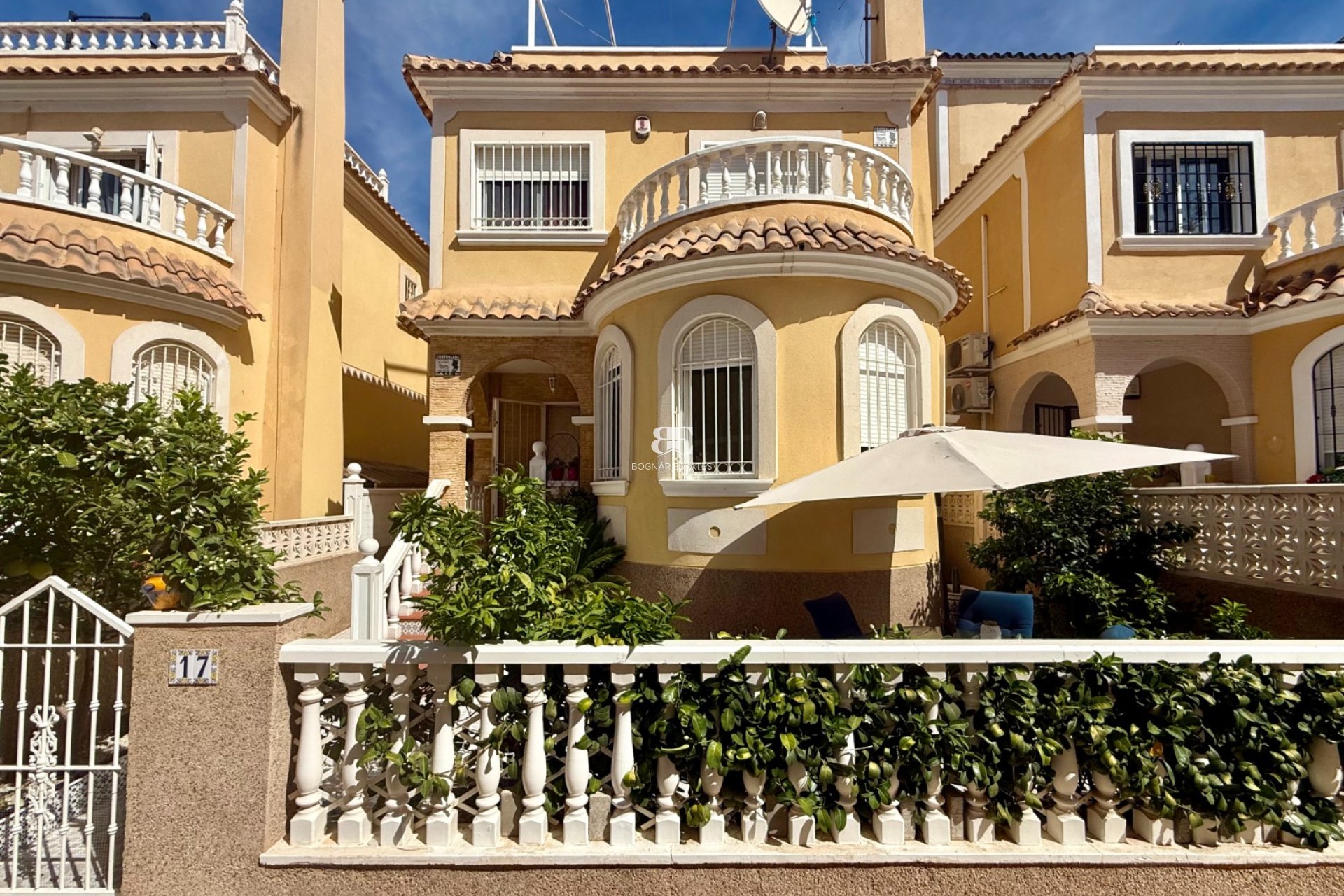 Herverkoop - Villa -
Orihuela Costa - Villamartín