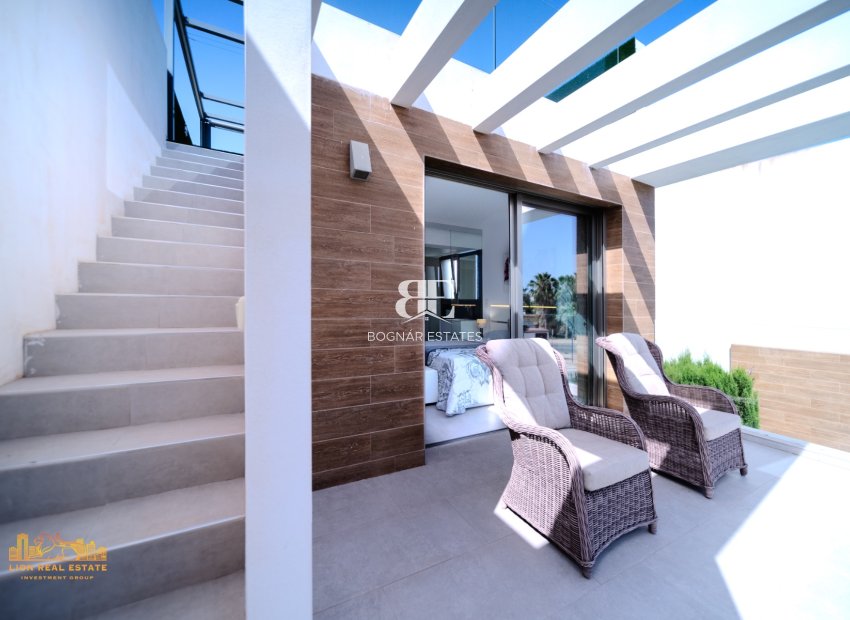 Herverkoop - Villa -
Orihuela Costa - Villamartín