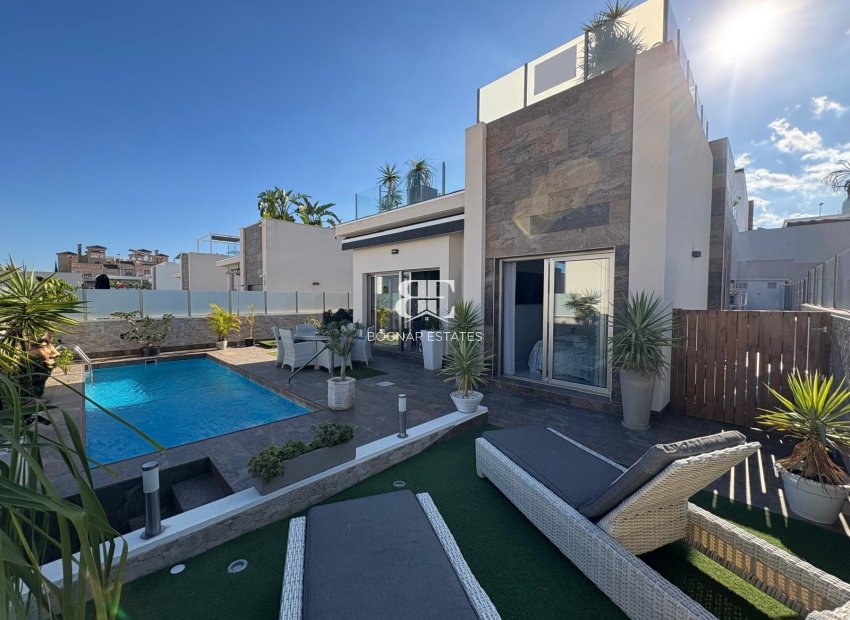 Herverkoop - Villa -
Orihuela Costa - Villamartín