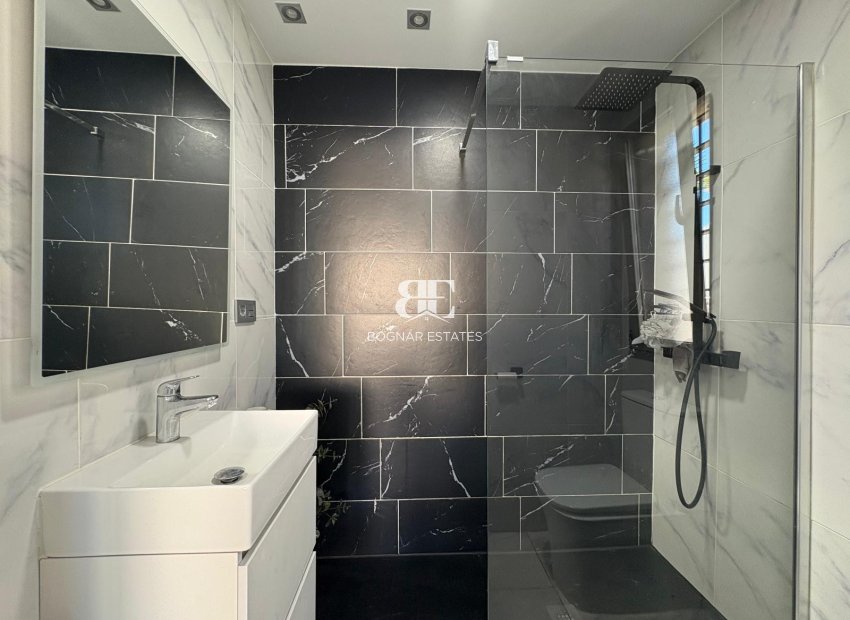 Herverkoop - Villa -
Orihuela Costa - Villamartín