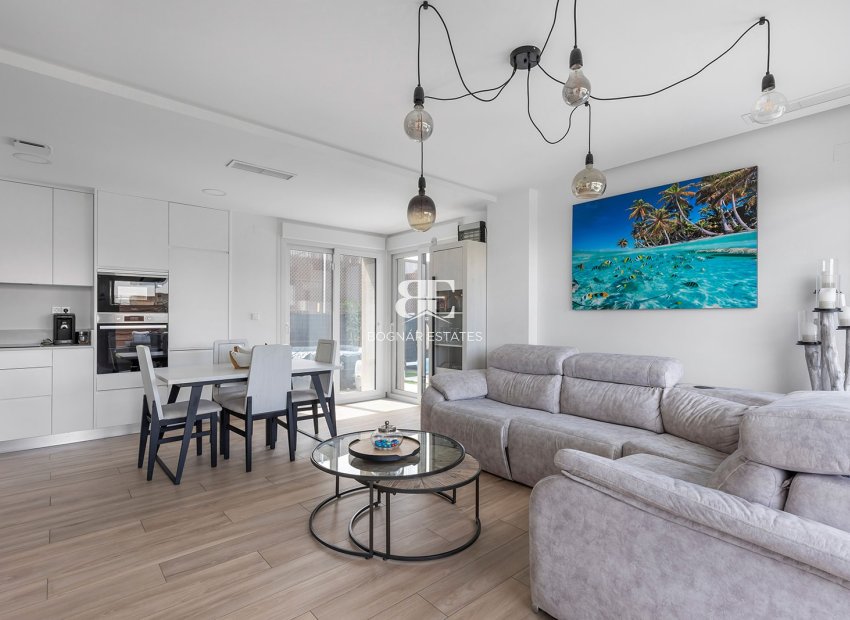 Herverkoop - Villa -
Orihuela Costa - Vistabella