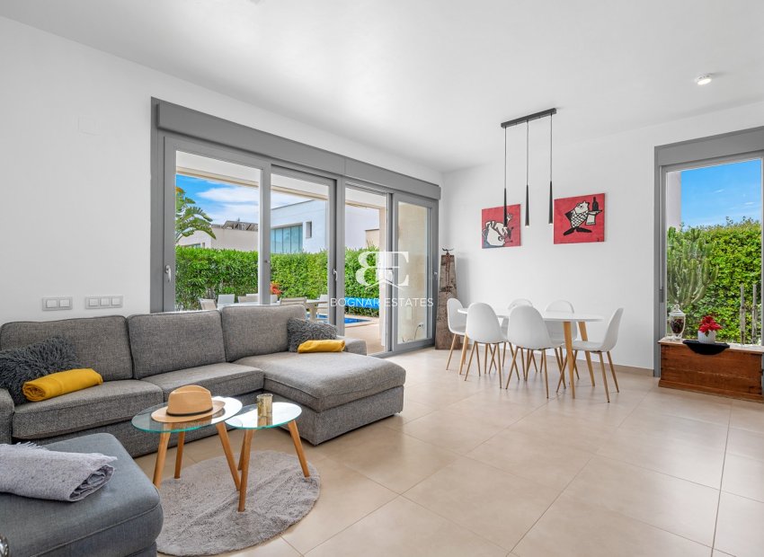 Herverkoop - Villa -
Orihuela Costa - Vistabella