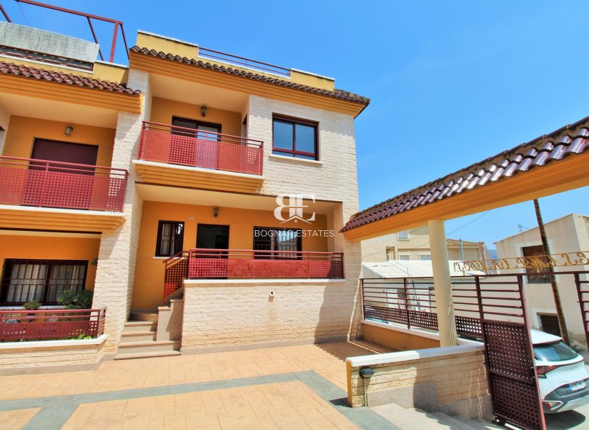 Herverkoop - Villa -
Orihuela - Los Desamparados