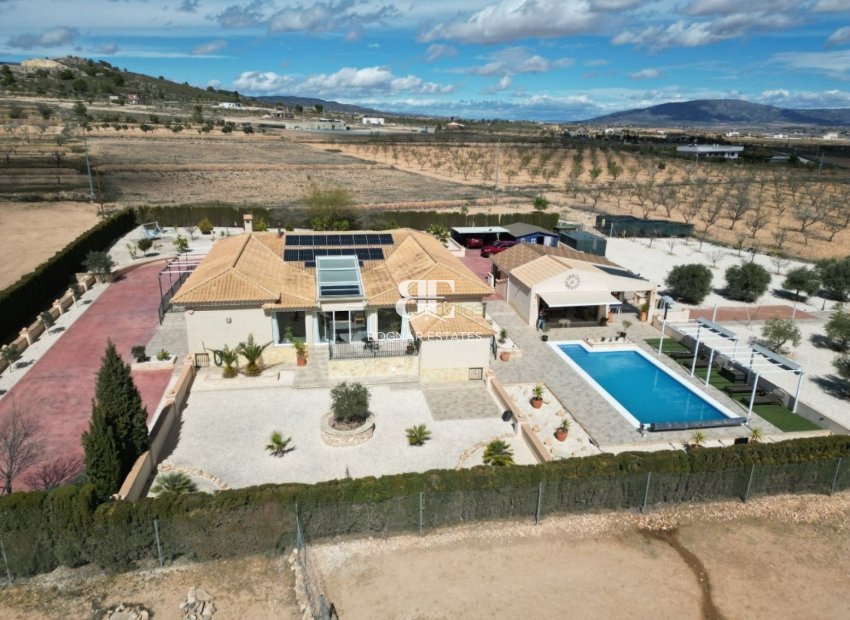 Herverkoop - Villa -
Pinoso