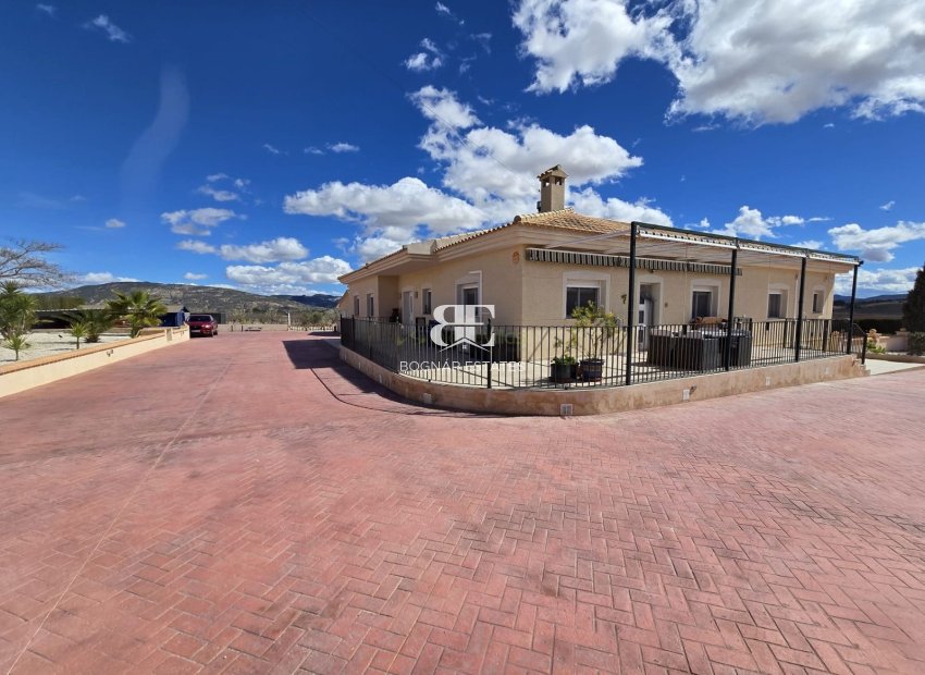 Herverkoop - Villa -
Pinoso