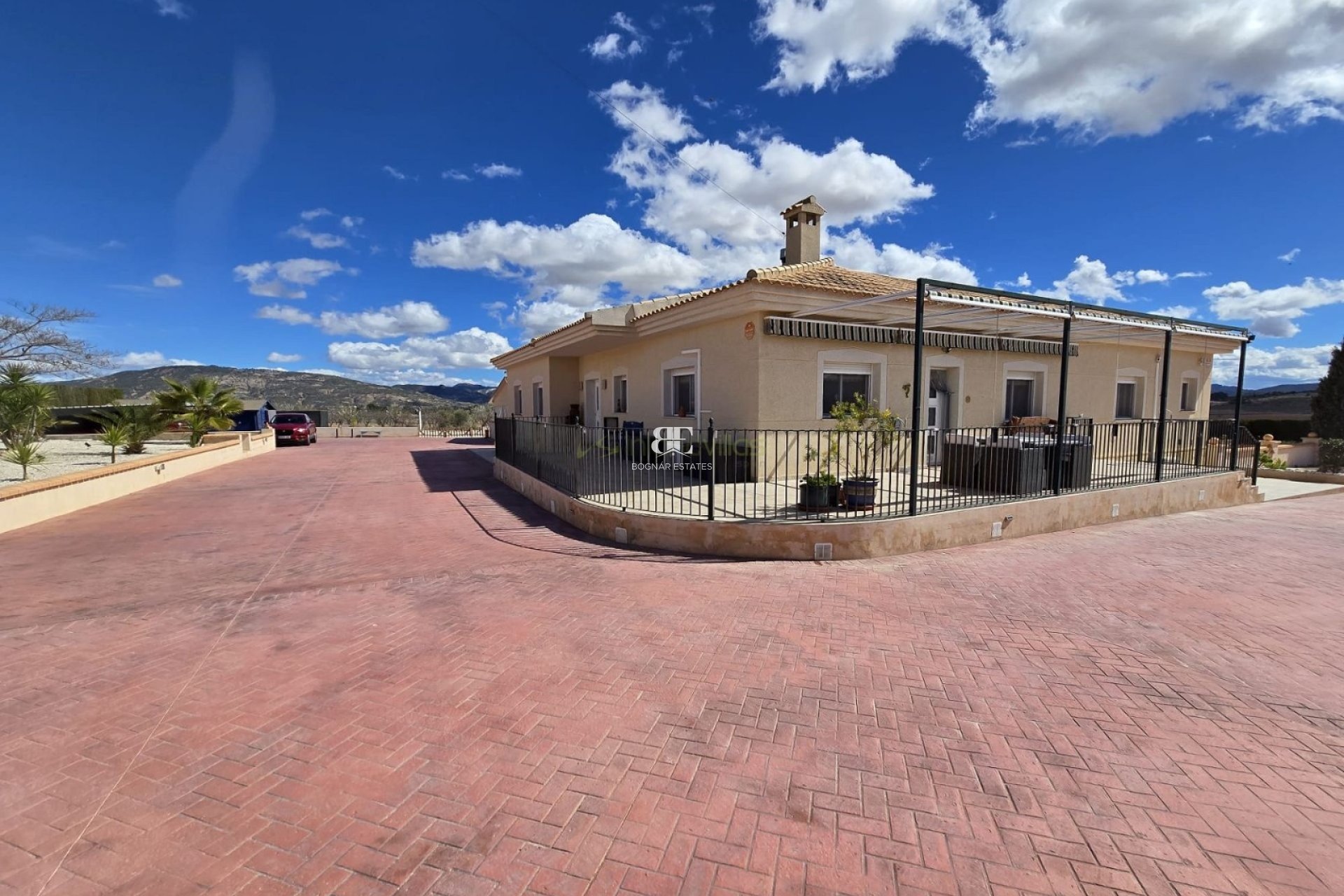 Herverkoop - Villa -
Pinoso