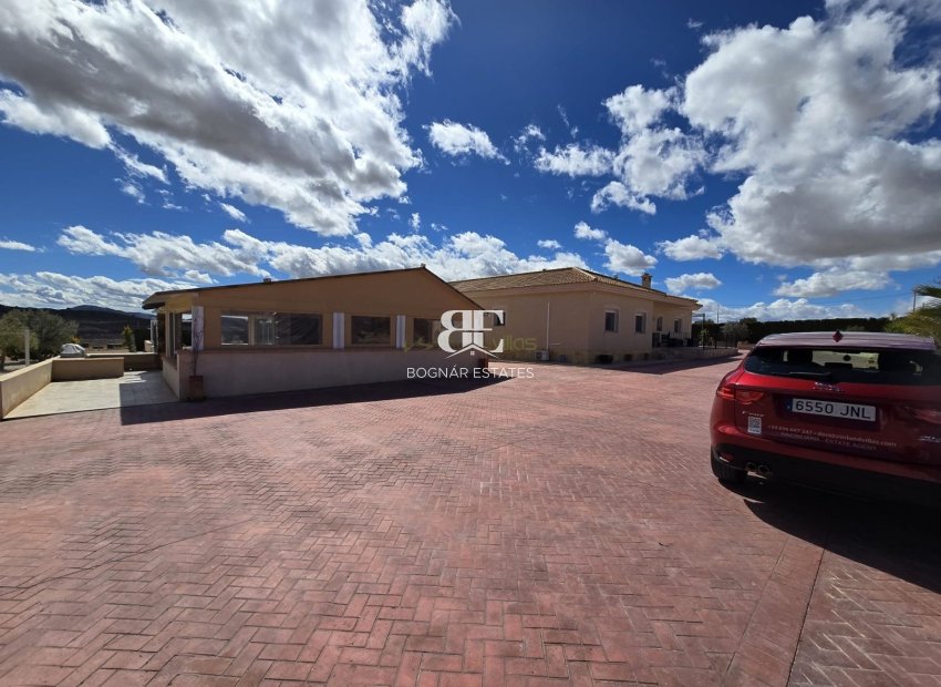 Herverkoop - Villa -
Pinoso