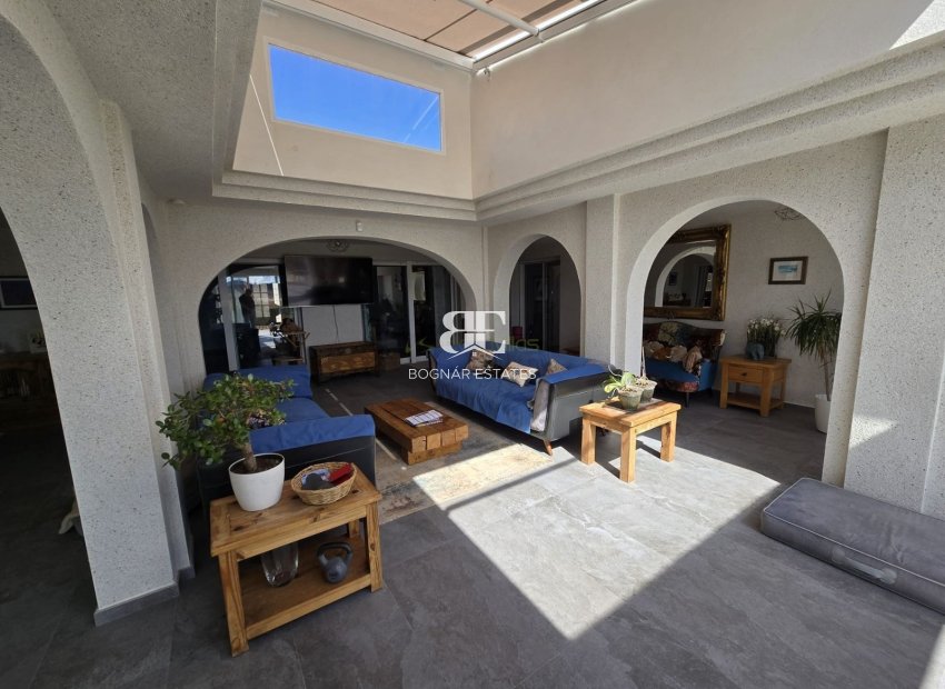 Herverkoop - Villa -
Pinoso