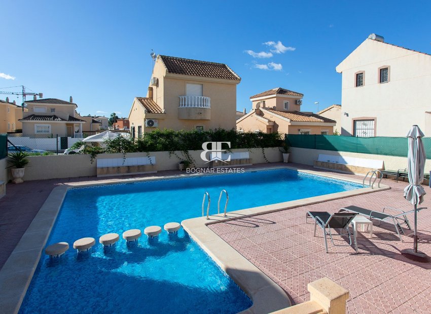 Herverkoop - Villa -
Rojales - Pueblo