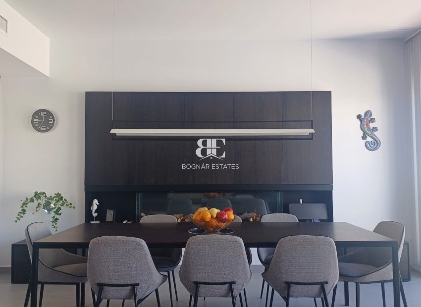 Herverkoop - Villa -
San Fulgencio - La Marina
