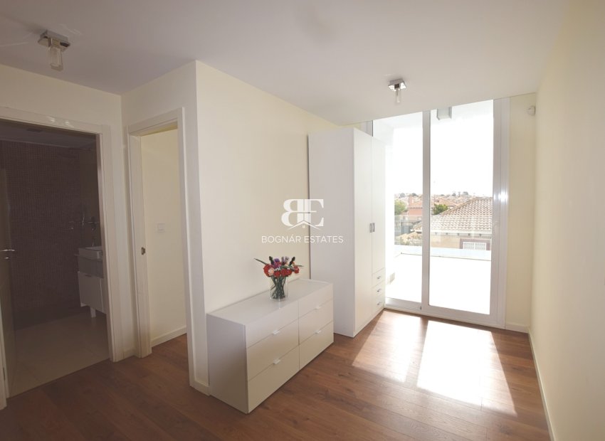 Herverkoop - Villa -
San Fulgencio - La Marina