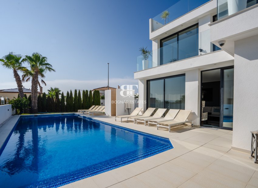 Herverkoop - Villa -
San Fulgencio - La Marina