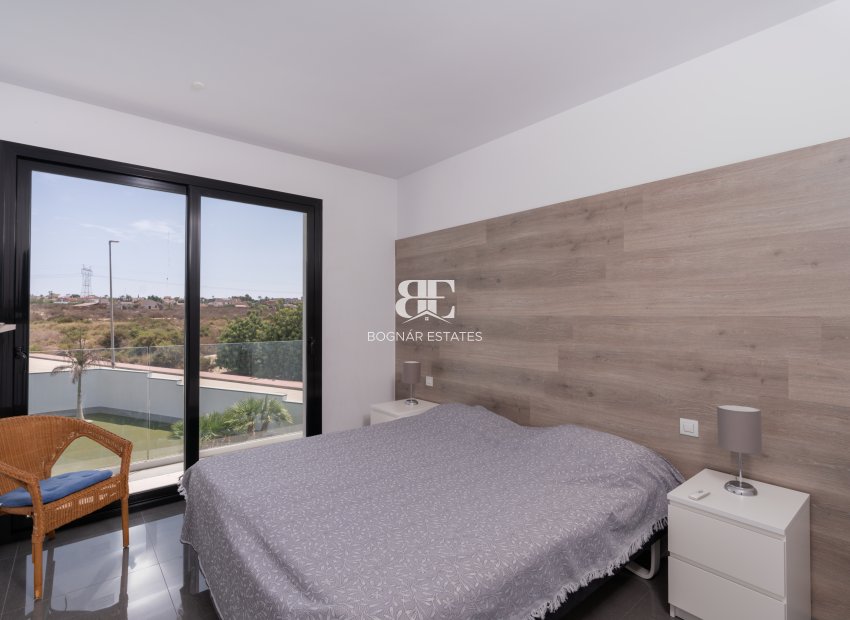 Herverkoop - Villa -
San Fulgencio - La Marina