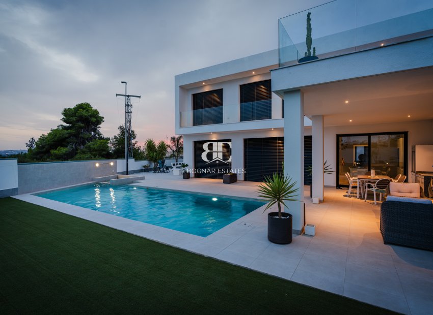 Herverkoop - Villa -
San Fulgencio - La Marina