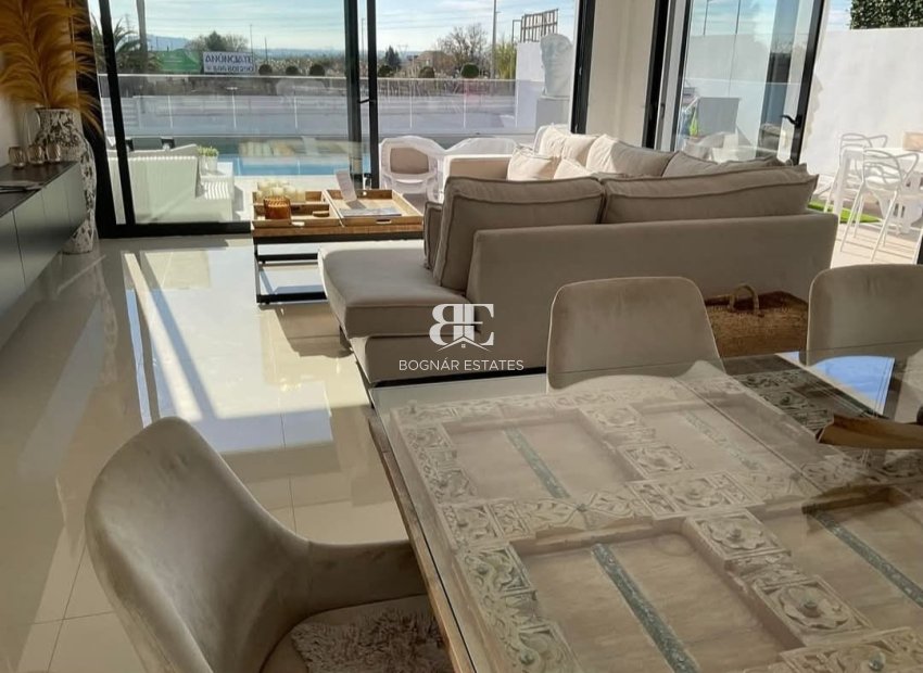 Herverkoop - Villa -
San Fulgencio - Urbanización La Marina