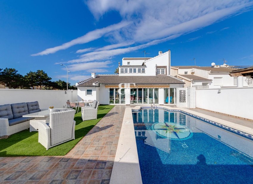 Herverkoop - Villa -
San Javier