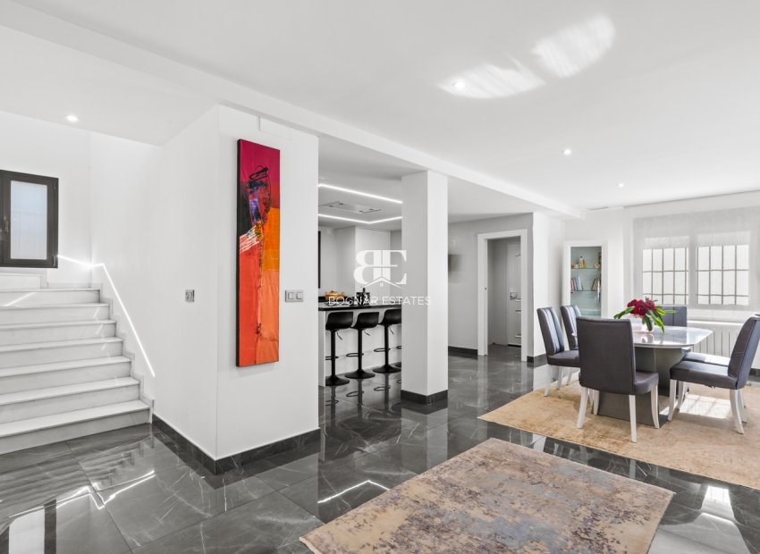 Herverkoop - Villa -
San Juan - Frank Espinós