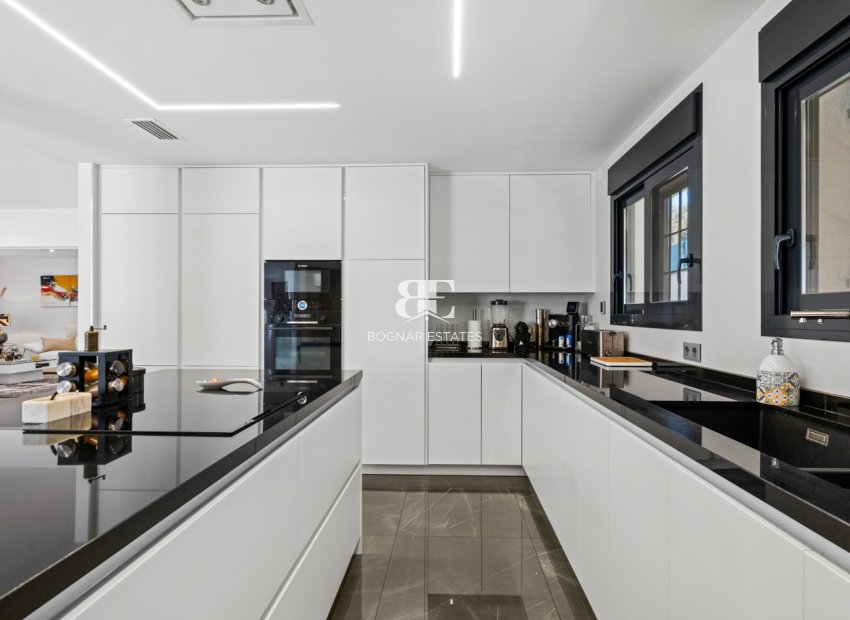 Herverkoop - Villa -
San Juan - Frank Espinós