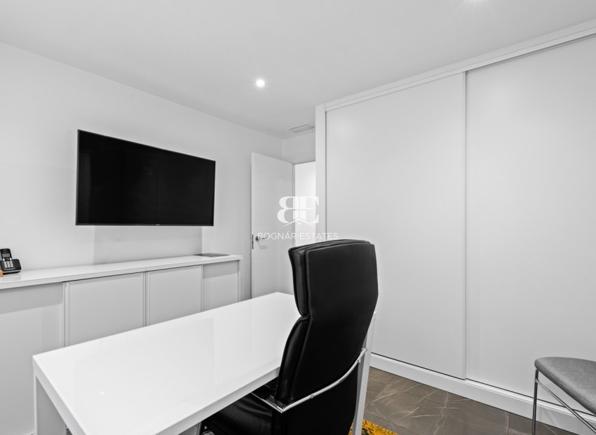 Herverkoop - Villa -
San Juan - Frank Espinós