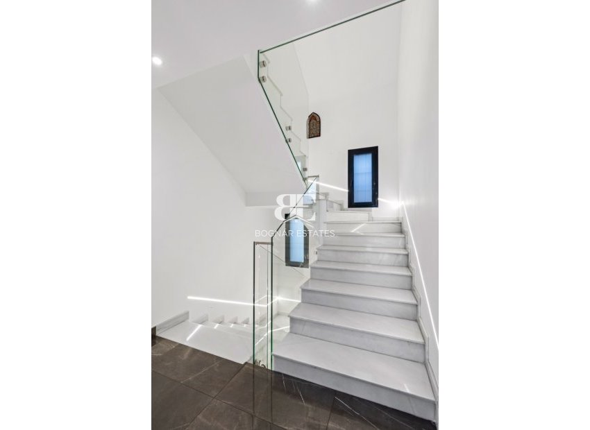 Herverkoop - Villa -
San Juan - Frank Espinós