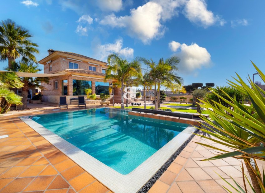 Herverkoop - Villa -
San Vicente del Raspeig - Los Girasoles