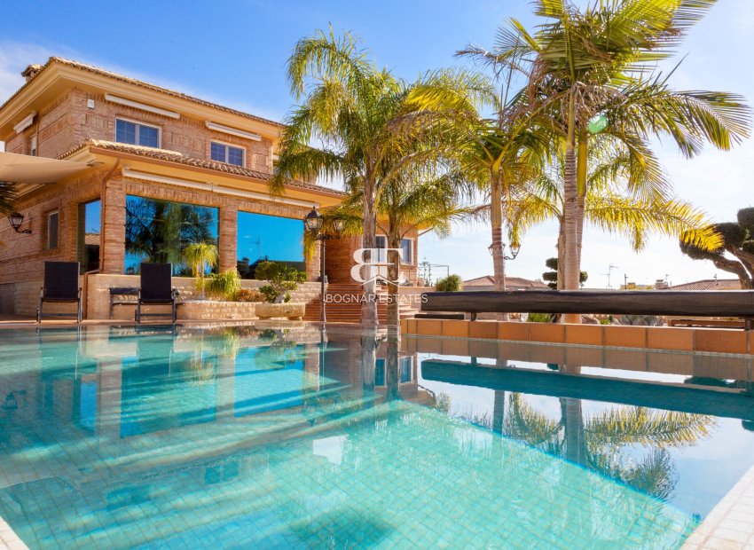 Herverkoop - Villa -
San Vicente del Raspeig - Los Girasoles