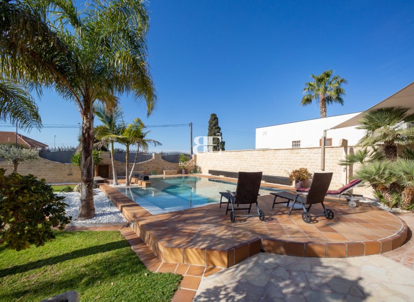 Herverkoop - Villa -
San Vicente del Raspeig - Los Girasoles