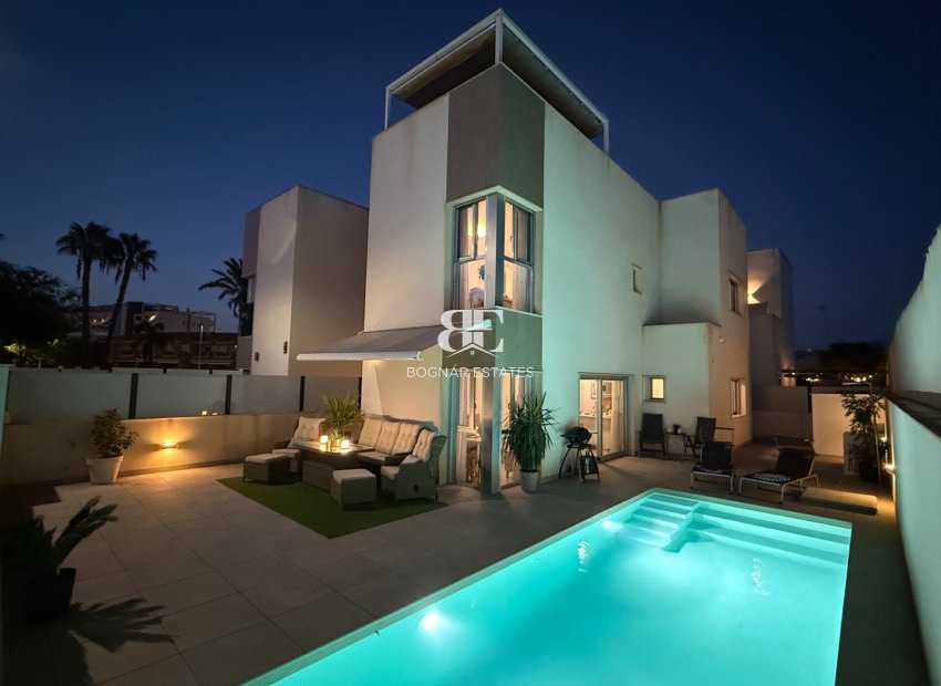 Herverkoop - Villa -
Santiago de la Ribera - Zona de la playa