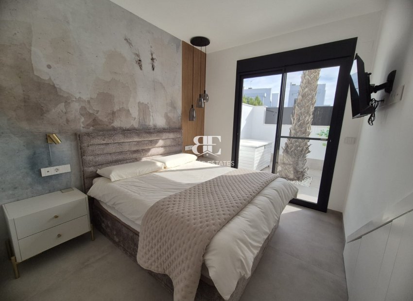 Herverkoop - Villa -
Santiago de la Ribera