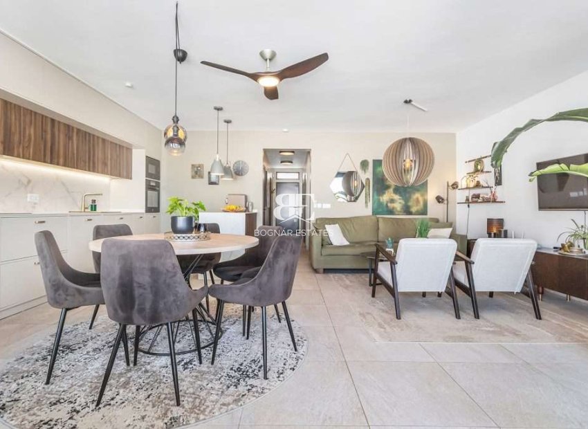 Herverkoop - Villa / Semi-detached Villa -
Torrevieja - Torreta Florida