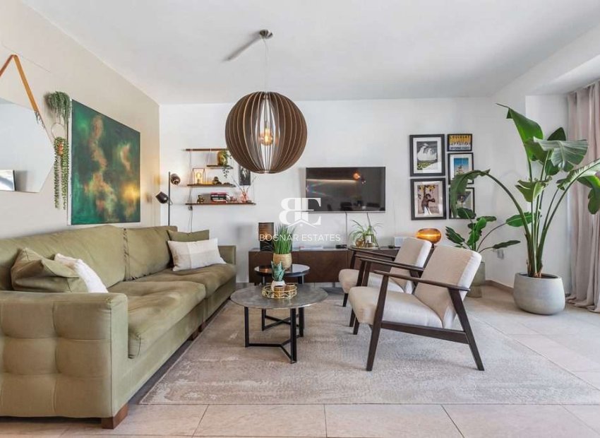 Herverkoop - Villa / Semi-detached Villa -
Torrevieja - Torreta Florida