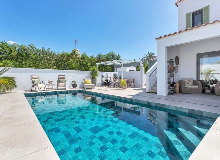 Herverkoop - Villa / Semi-detached Villa -
Torrevieja - Torreta Florida