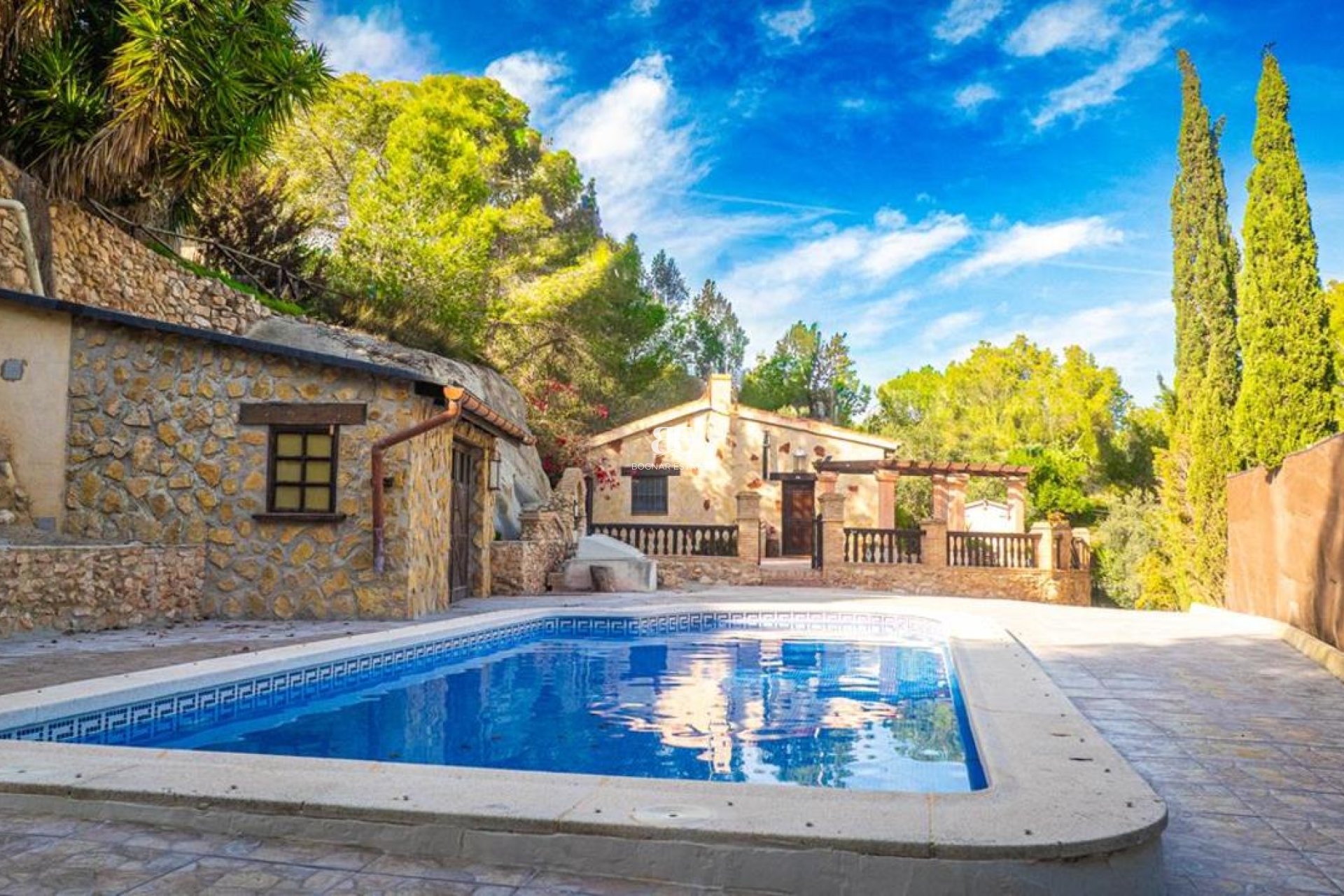 Herverkoop - Villa -
Sucina