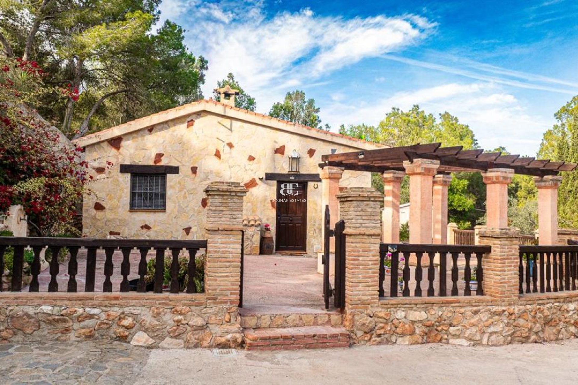 Herverkoop - Villa -
Sucina