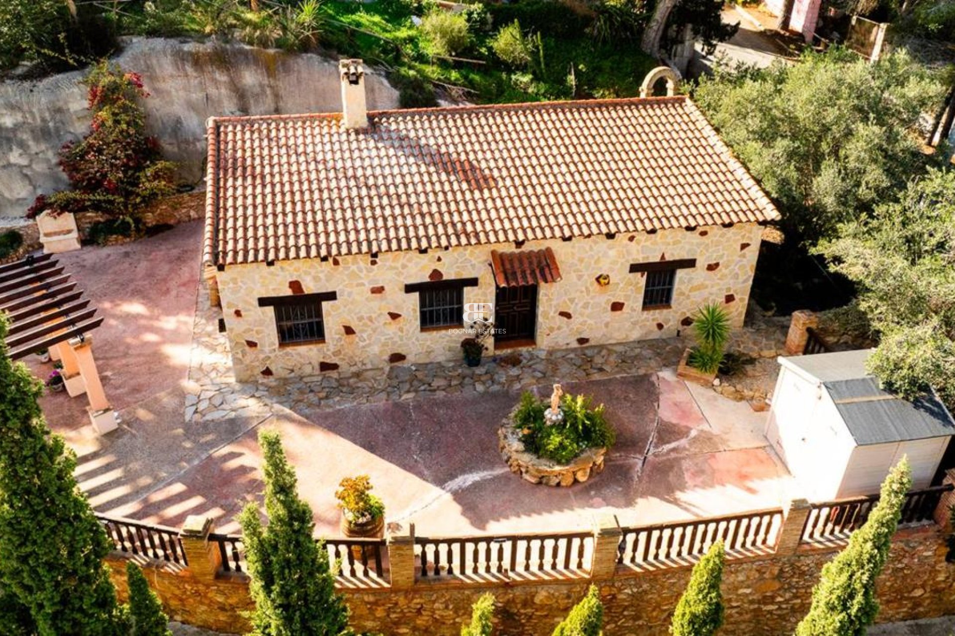 Herverkoop - Villa -
Sucina