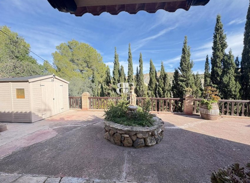 Herverkoop - Villa -
Sucina