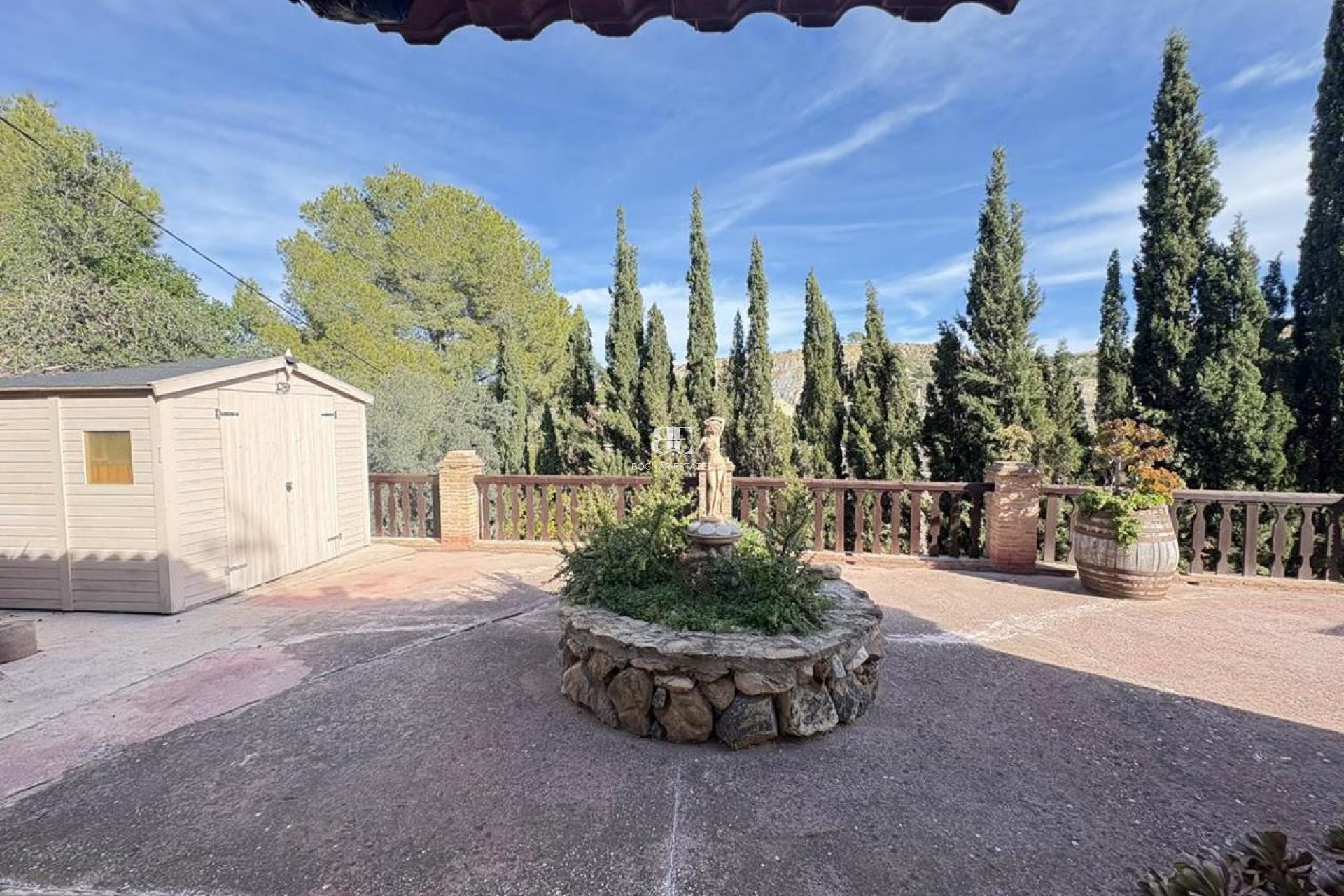 Herverkoop - Villa -
Sucina