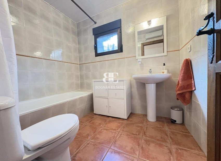 Herverkoop - Villa -
Sucina